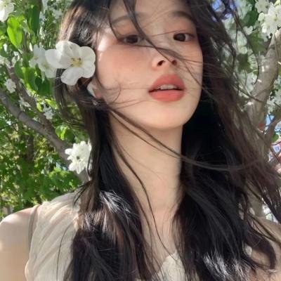 春泥溅花红